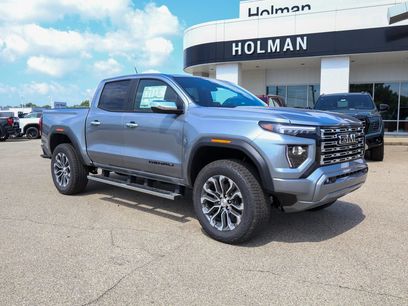 New 2026 GMC Canyon Denali w/ LPO, Black Badging Package