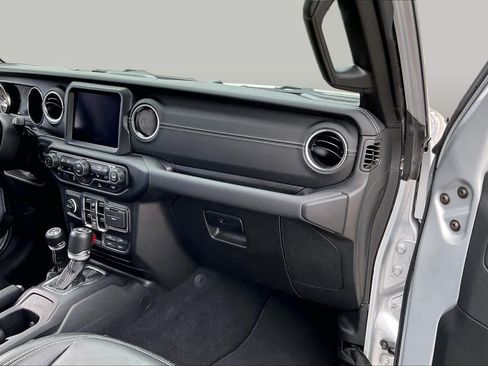 Used 2023 Jeep Wrangler Unlimited Sahara w/ Cold Weather Group AWD/4WD image 17