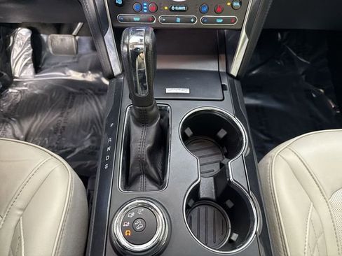 Used 2018 Ford Explorer Platinum AWD/4WD image 16