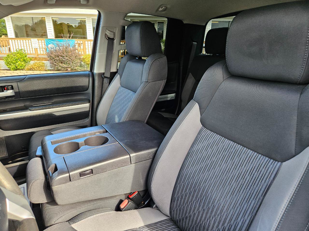Used 2016 Toyota Tundra SR5 AWD/4WD image 14
