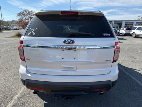Used 2015 Ford Explorer XLT w/ Equipment Group 202A image 6