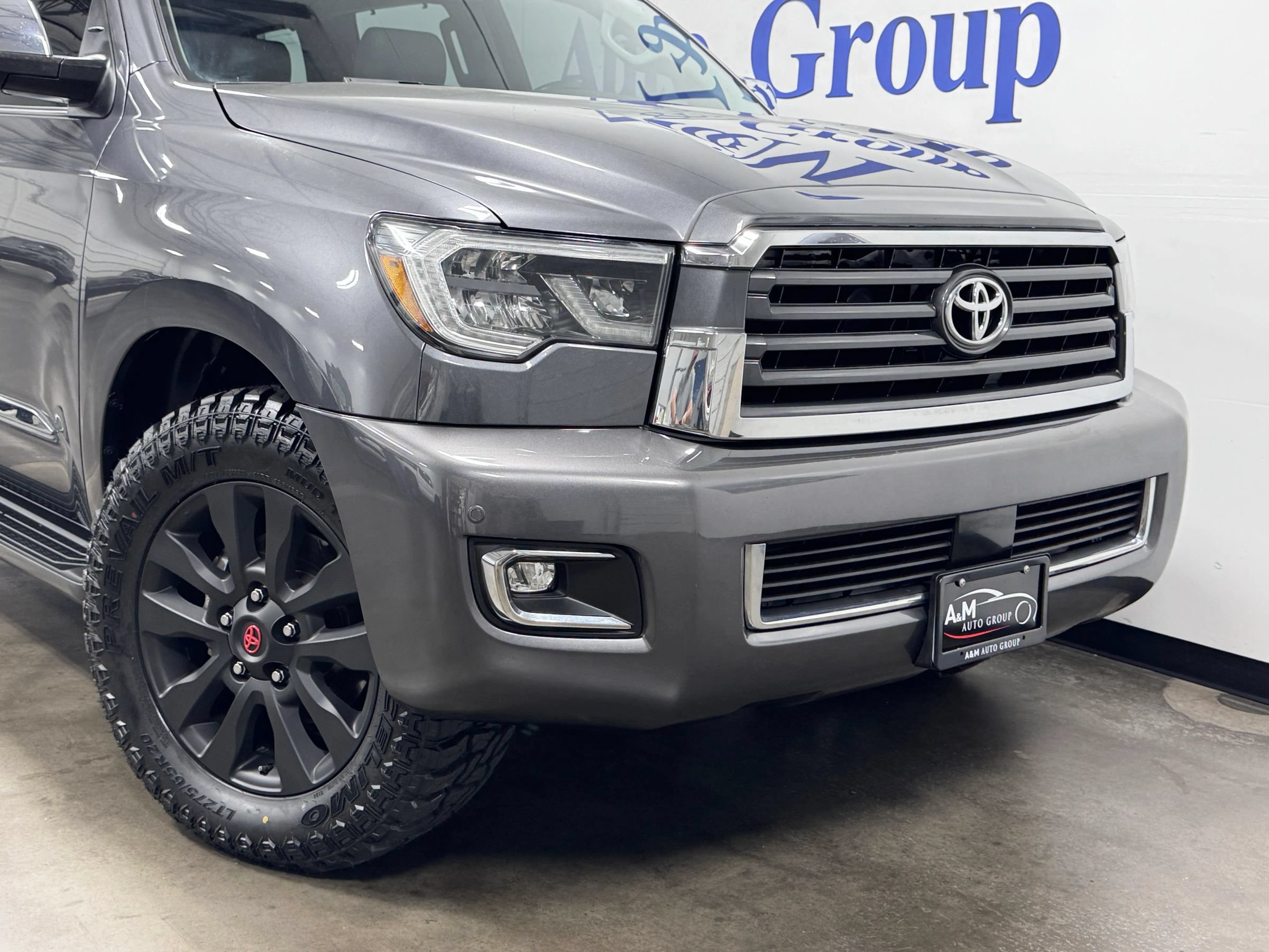 Used 2018 Toyota Sequoia Limited w/ Safety & Convenience Package AWD/4WD image 21