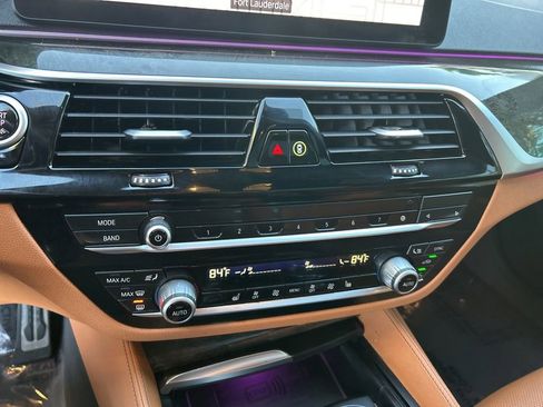 Used 2023 BMW 540i w/ M Sport Package image 51