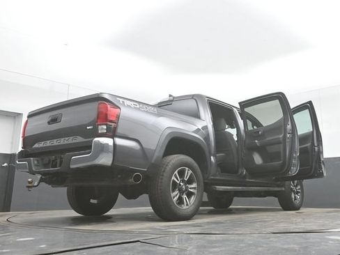Used 2019 Toyota Tacoma TRD Off-Road AWD/4WD image 53
