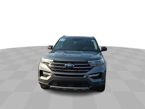 Used 2023 Ford Explorer XLT w/ Equipment Group 202A image 3