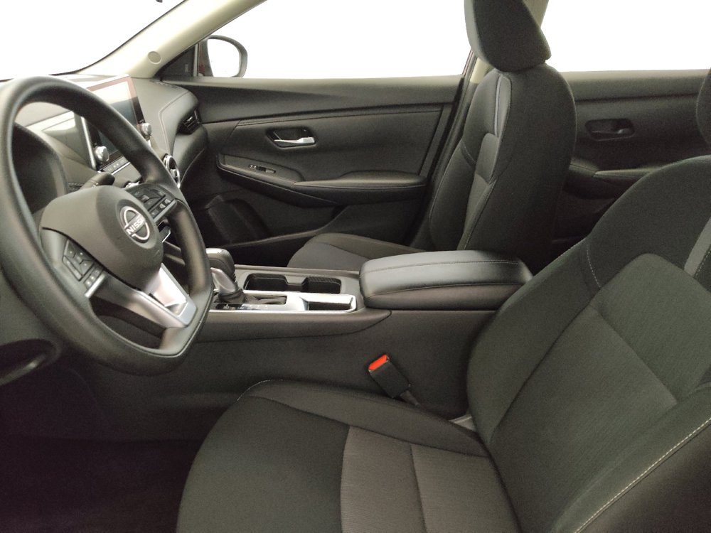 Used 2025 Nissan Sentra SV FWD image 17