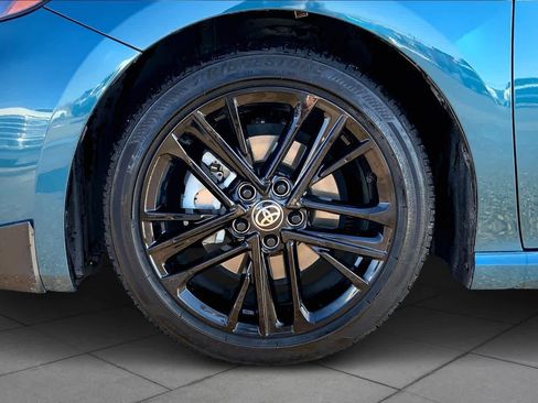 Used 2025 Toyota Camry SE w/ Convenience Package image 10