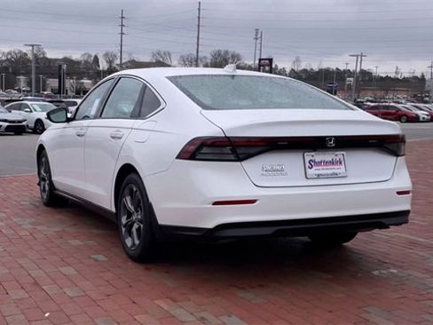 Certified 2023 Honda Accord EX image 9