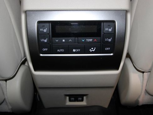 Used 2023 Lexus GX 460 Premium image 32