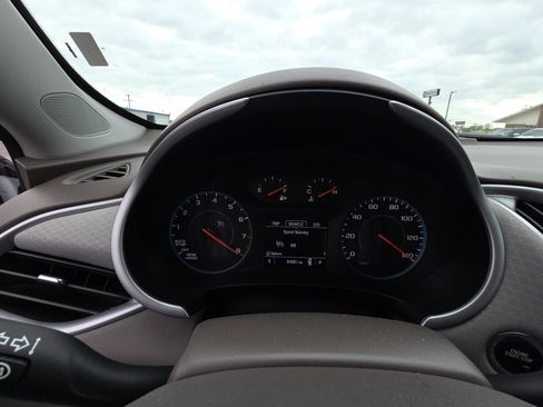 Used 2024 Chevrolet Malibu LT FWD image 9