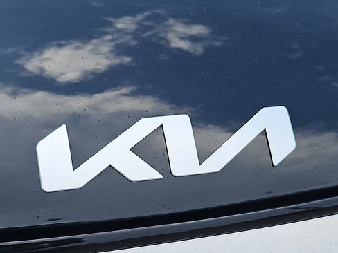 New 2025 Kia Sportage SX Prestige image 13