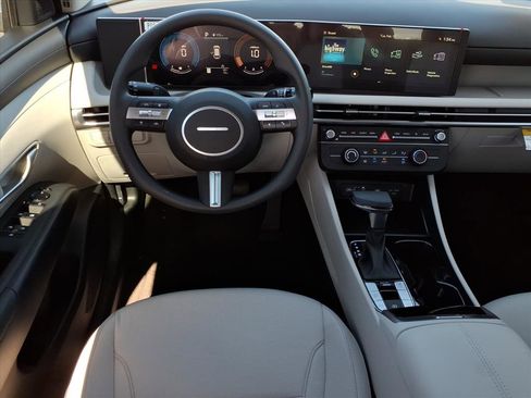 New 2026 Hyundai Tucson SE image 8