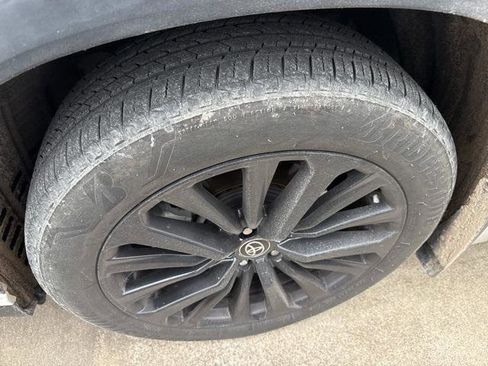 Certified 2022 Toyota Highlander XSE image 2