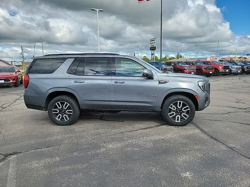 Used 2022 GMC Yukon AT4 w/ AT4 Premium Package AWD/4WD image 4