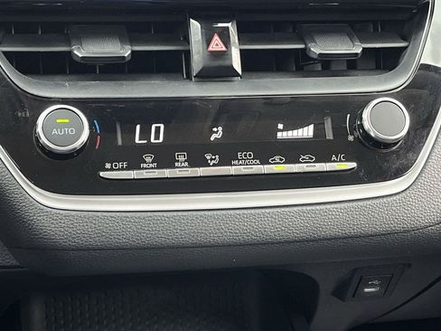 Used 2025 Toyota Corolla LE FWD image 18
