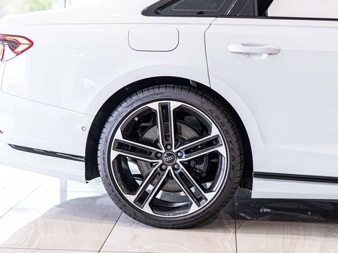 Used 2025 Audi A8 L 3.0T AWD/4WD image 11