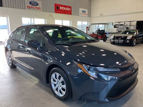 Used 2024 Toyota Corolla LE image 3