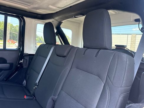 Used 2022 Jeep Wrangler Unlimited Sport AWD/4WD image 5