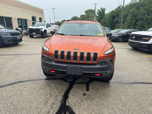 Used 2014 Jeep Cherokee Trailhawk w/ Cold Weather Group AWD/4WD image 2
