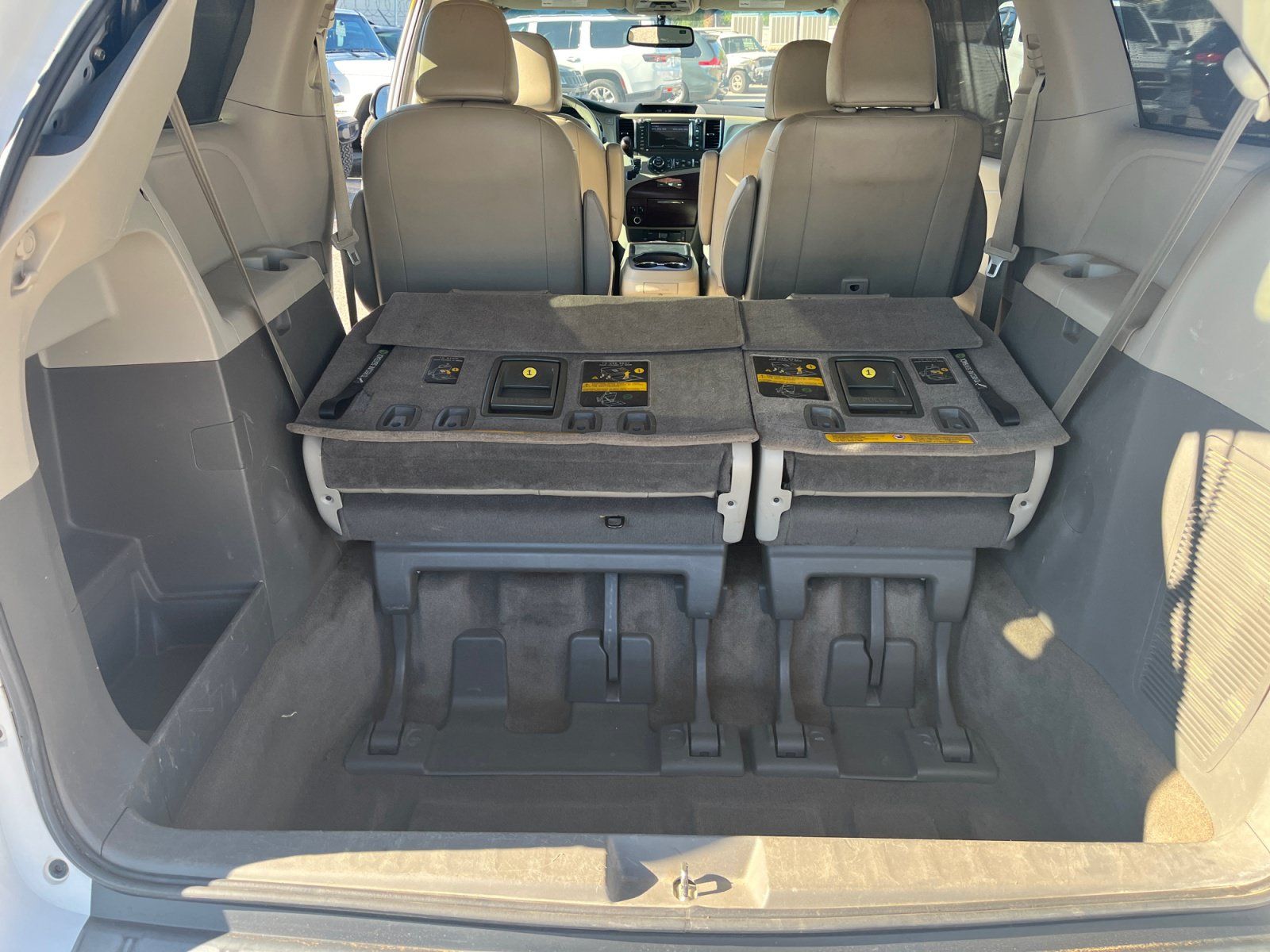 Used 2014 Toyota Sienna XLE w/ XLE Premium Package FWD image 29