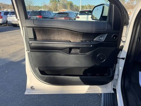 Used 2018 Ford Expedition Limited w/ Equipment Group 301A image 17