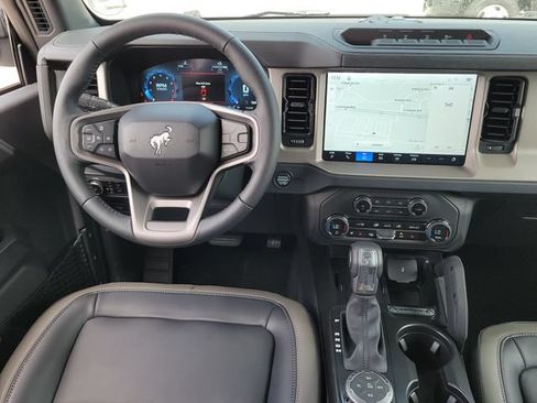 New 2026 Ford Bronco Outer Banks w/ Sasquatch Package AWD/4WD image 8