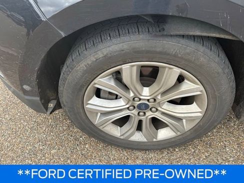 Certified 2021 Ford Edge Titanium image 4