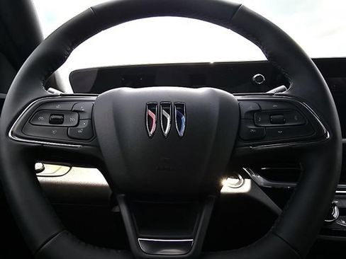 Used 2024 Buick Envista Sport Touring w/ Convenience I Package FWD image 27