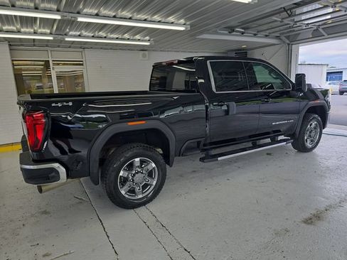 Certified 2025 GMC Sierra 2500 SLE w/ SLE Value Package; AWD/4WD image 6