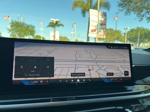 Used 2024 BMW X7 xDrive40i w/ M Sport Package image 11