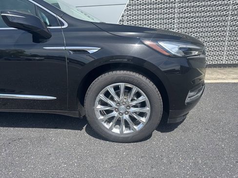 Used 2021 Buick Enclave Essence w/ Sound and Sites Package AWD/4WD image 35
