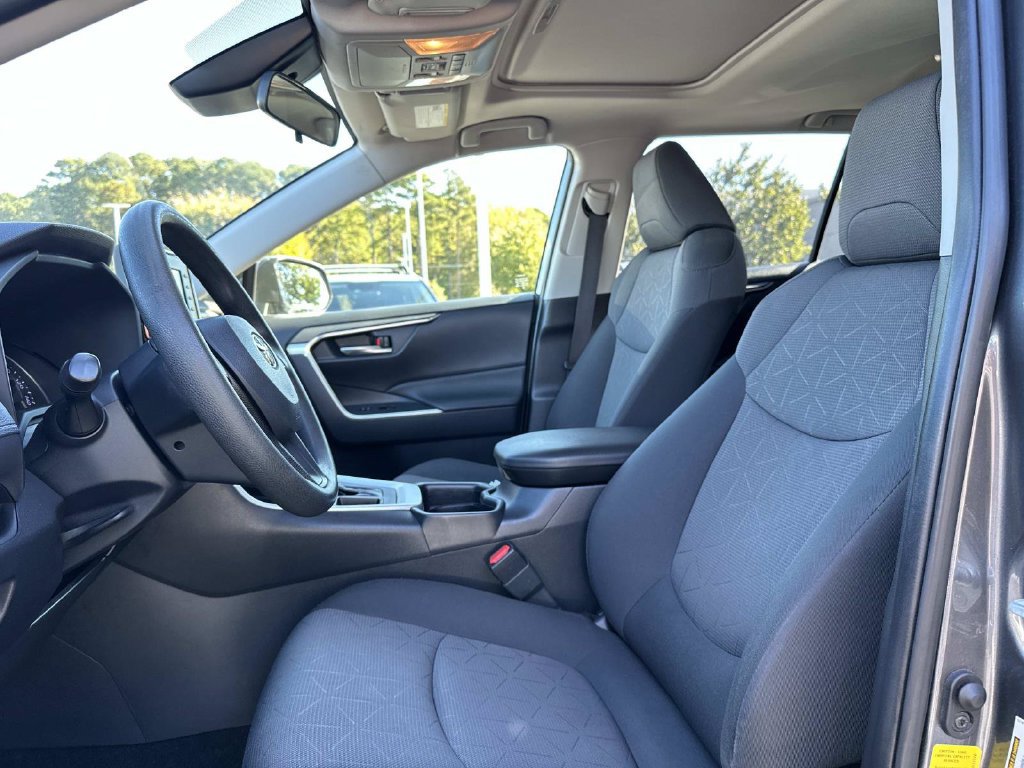 Used 2019 Toyota RAV4 XLE FWD image 20