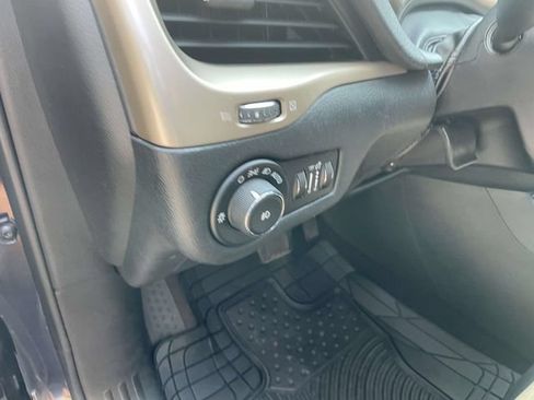 Used 2016 Jeep Cherokee Limited AWD/4WD image 23