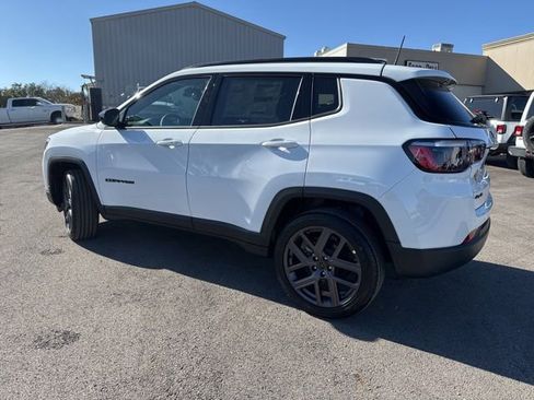 New 2026 Jeep Compass Latitude AWD/4WD image 4