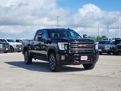 Used 2023 GMC Sierra 2500 AT4 w/ AT4 Premium Plus Package AWD/4WD image 3