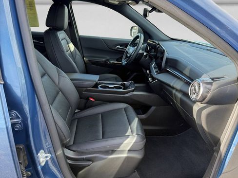 Used 2025 Chevrolet Equinox LT w/ Convenience Package II image 15