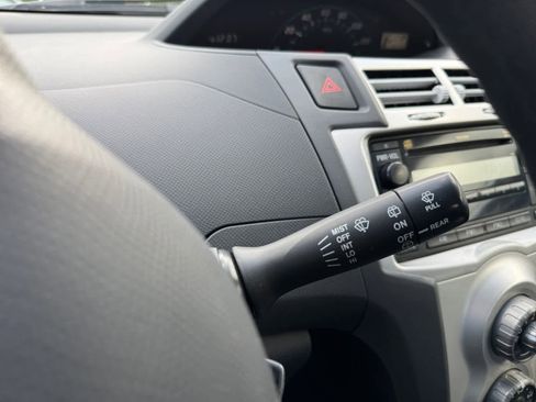 Used 2008 Toyota Yaris 2-Door Hatchback FWD image 19