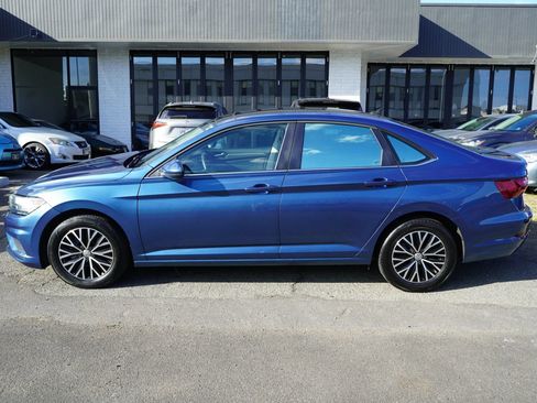 Used 2021 Volkswagen Jetta SE FWD image 2