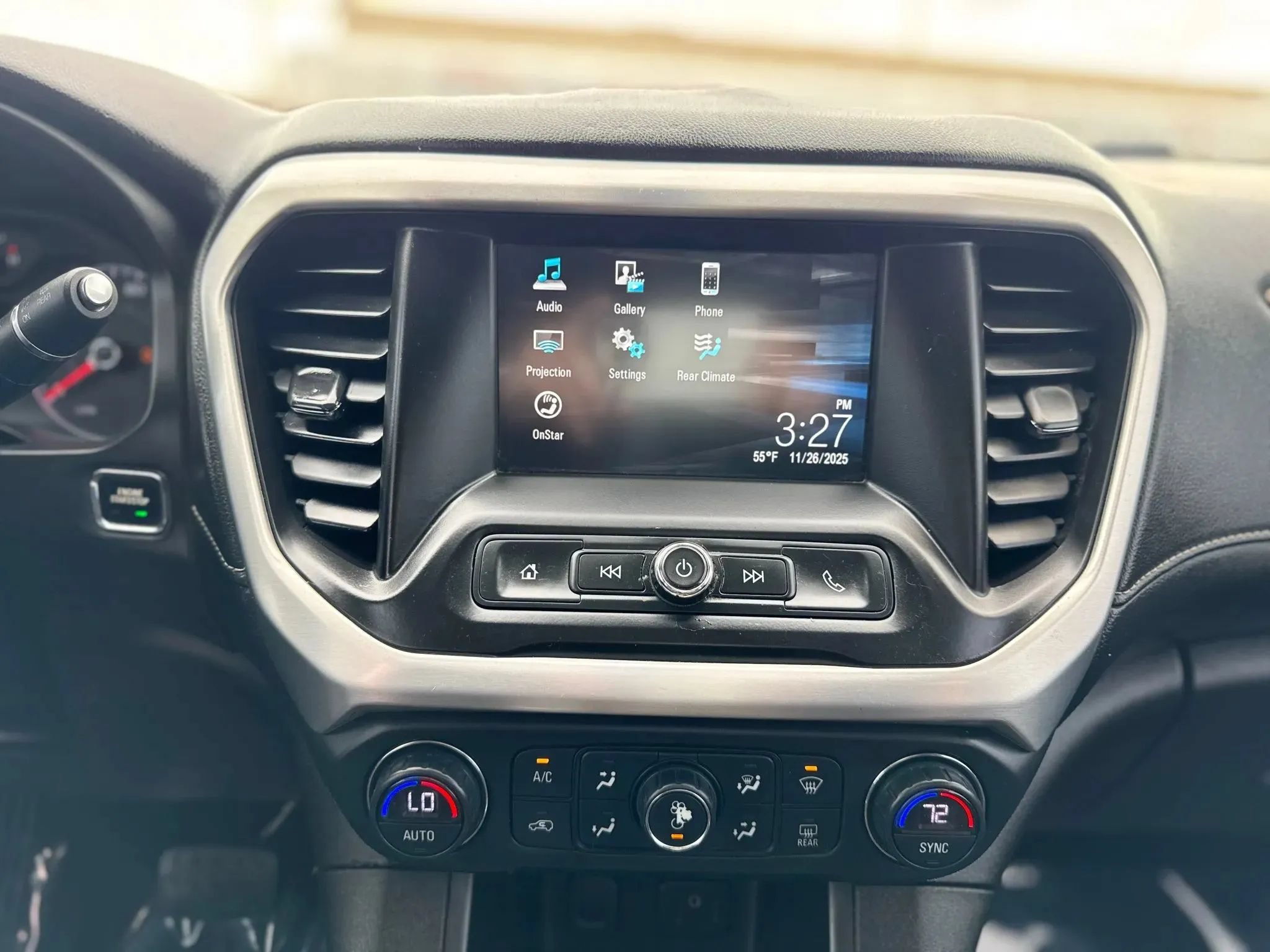 Used 2017 GMC Acadia SLE FWD image 23