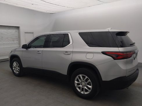 Used 2022 Chevrolet Traverse LS FWD image 3