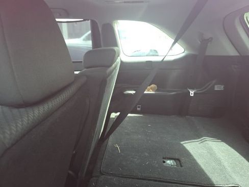 Used 2018 Toyota Highlander LE FWD image 13