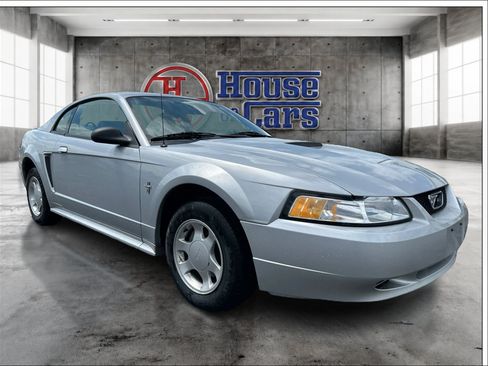Used 2000 Ford Mustang Coupe RWD image 3