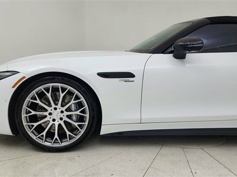 Used 2025 Mercedes-Benz SL 43 AMG w/ Driver Assistance Package image 10