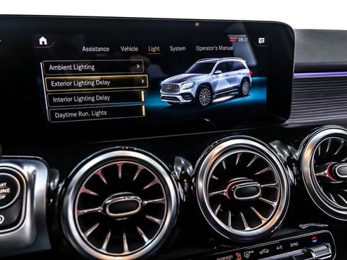 Used 2022 Mercedes-Benz GLB 35 AMG 4MATIC image 20