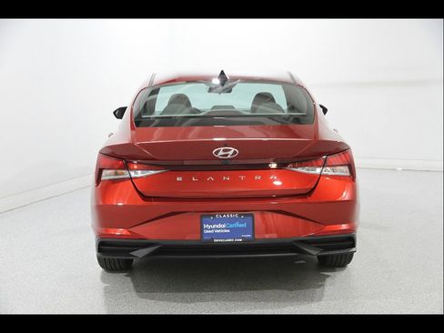 Certified 2023 Hyundai Elantra SEL w/ Convenience Package FWD image 19