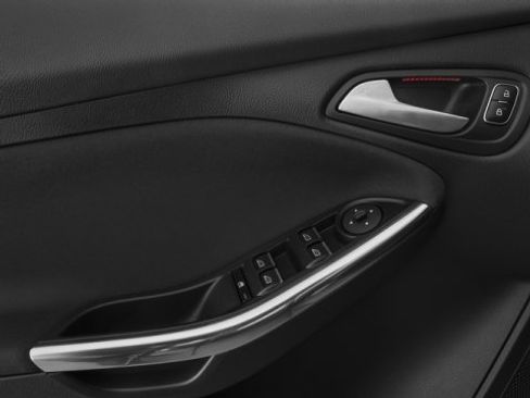 Used 2016 Ford Focus ST w/ Equipment Group 402A image 19