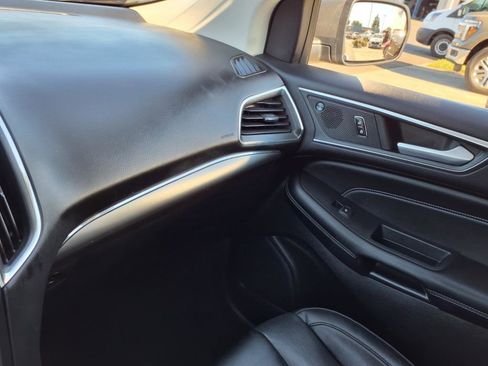 Used 2022 Ford Edge Titanium image 21