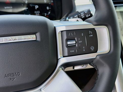 New 2026 Land Rover Discovery Limited Edition AWD/4WD image 40