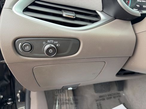 Used 2022 Chevrolet Malibu LS image 15