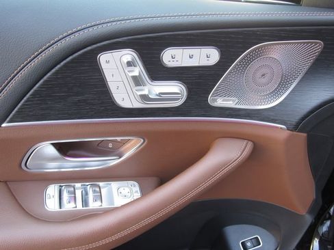 Certified 2024 Mercedes-Benz GLS 450 4MATIC image 11